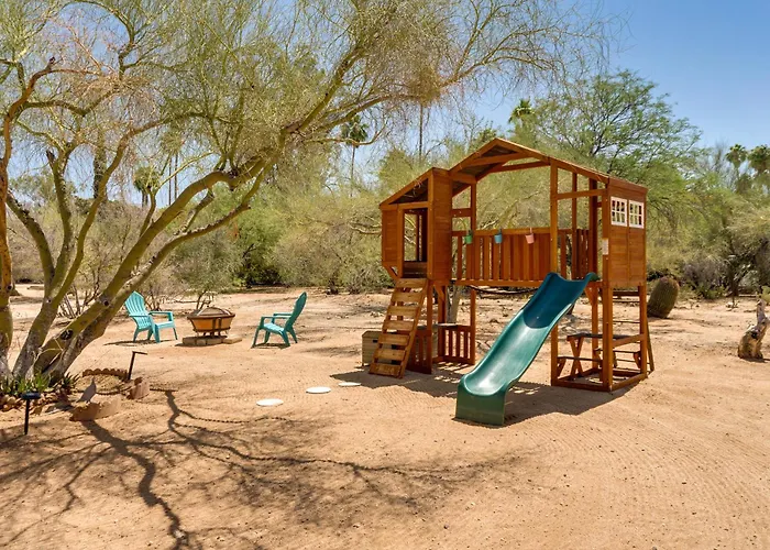 Conveniently Located, Kid-friendly Retreat! Tucson
