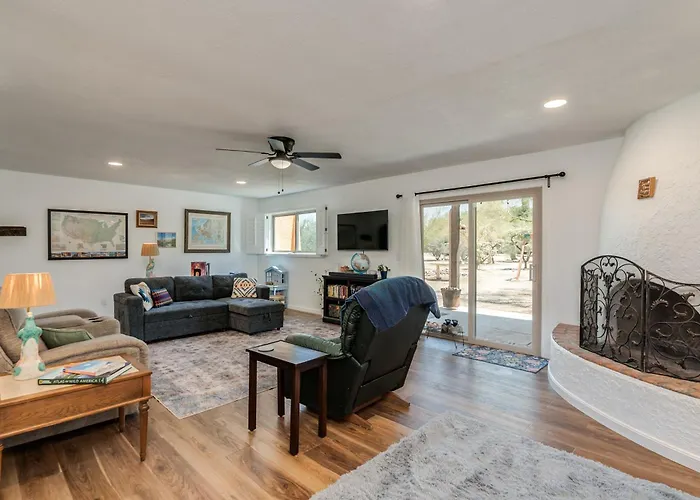 Conveniently Located, Kid-friendly Retreat! * Tucson