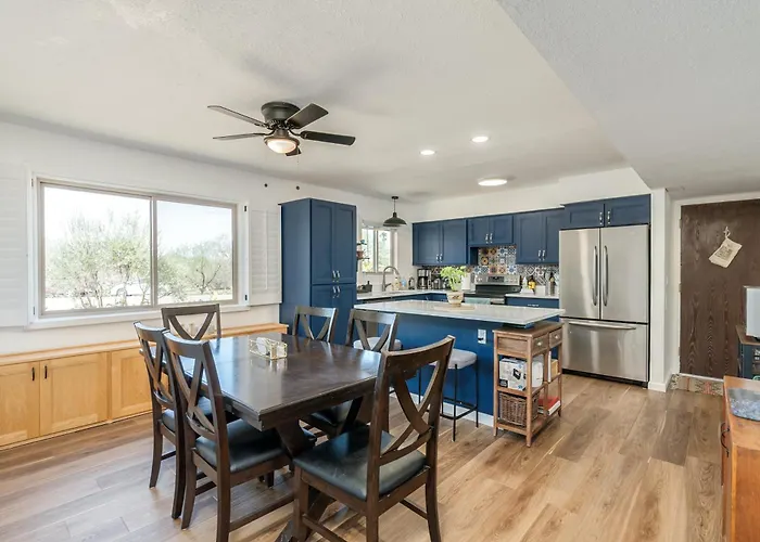 Holiday home Conveniently Located, Kid-friendly Retreat! *