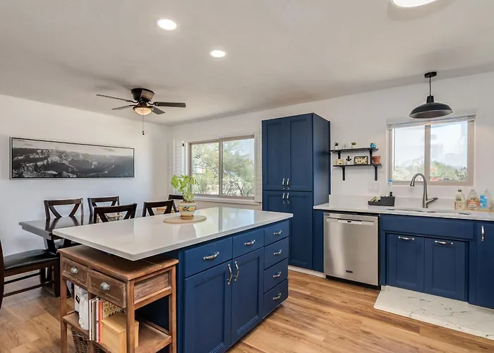 Conveniently Located, Kid-friendly Retreat! Tucson