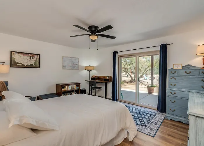 Holiday home Conveniently Located, Kid-friendly Retreat! *