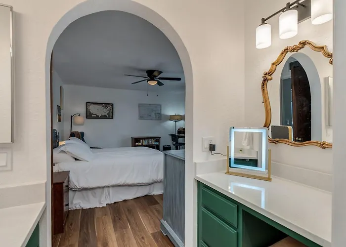 Conveniently Located, Kid-friendly Retreat!
