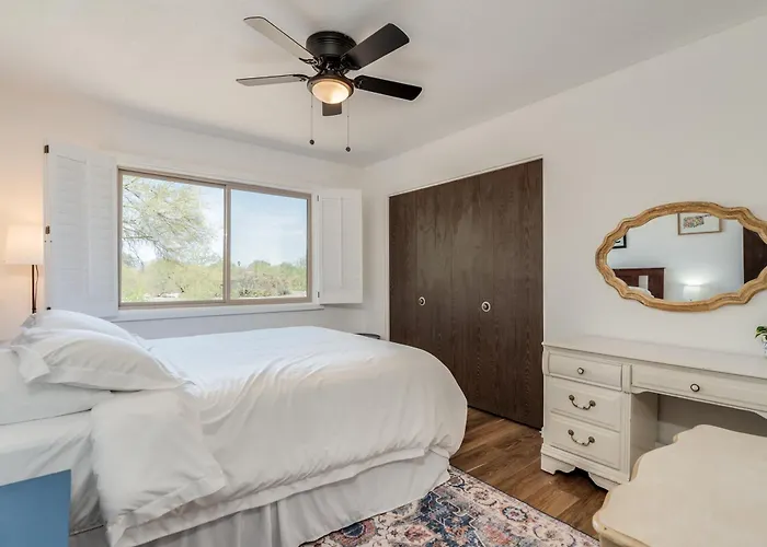 Conveniently Located, Kid-friendly Retreat! Holiday home *
