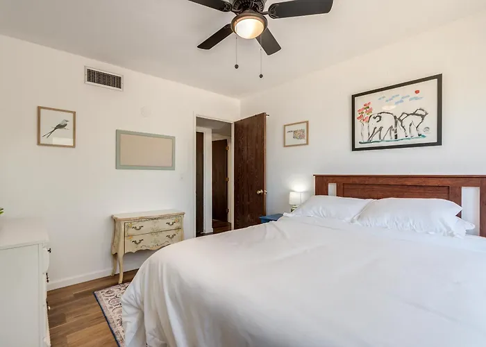 Conveniently Located, Kid-friendly Retreat!