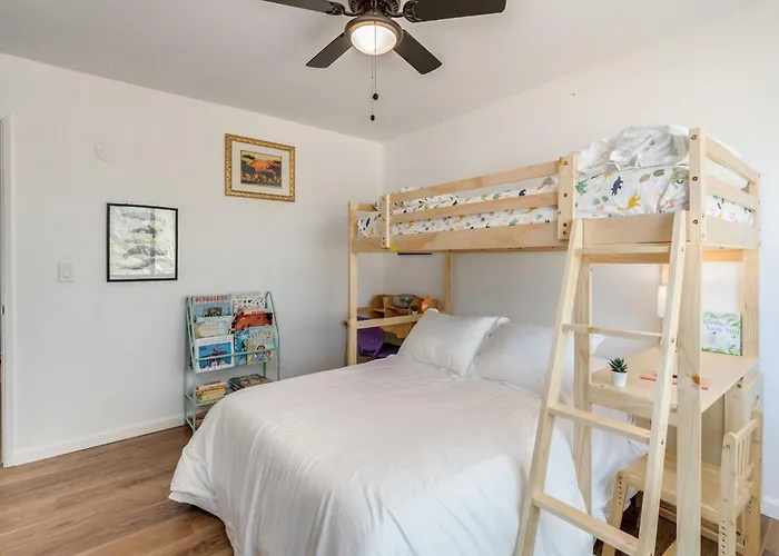 Holiday home Conveniently Located, Kid-friendly Retreat!